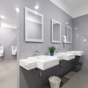 Kamar asrama (khusus wanita)
